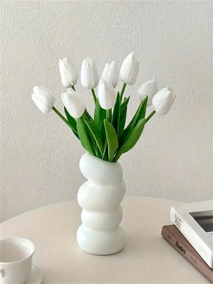 A Set of 6 Artificial Tulips, Suitable for Home Decoration, Anniversary Desktop Flower Decoration, Realistic Fake Tulip Flowers